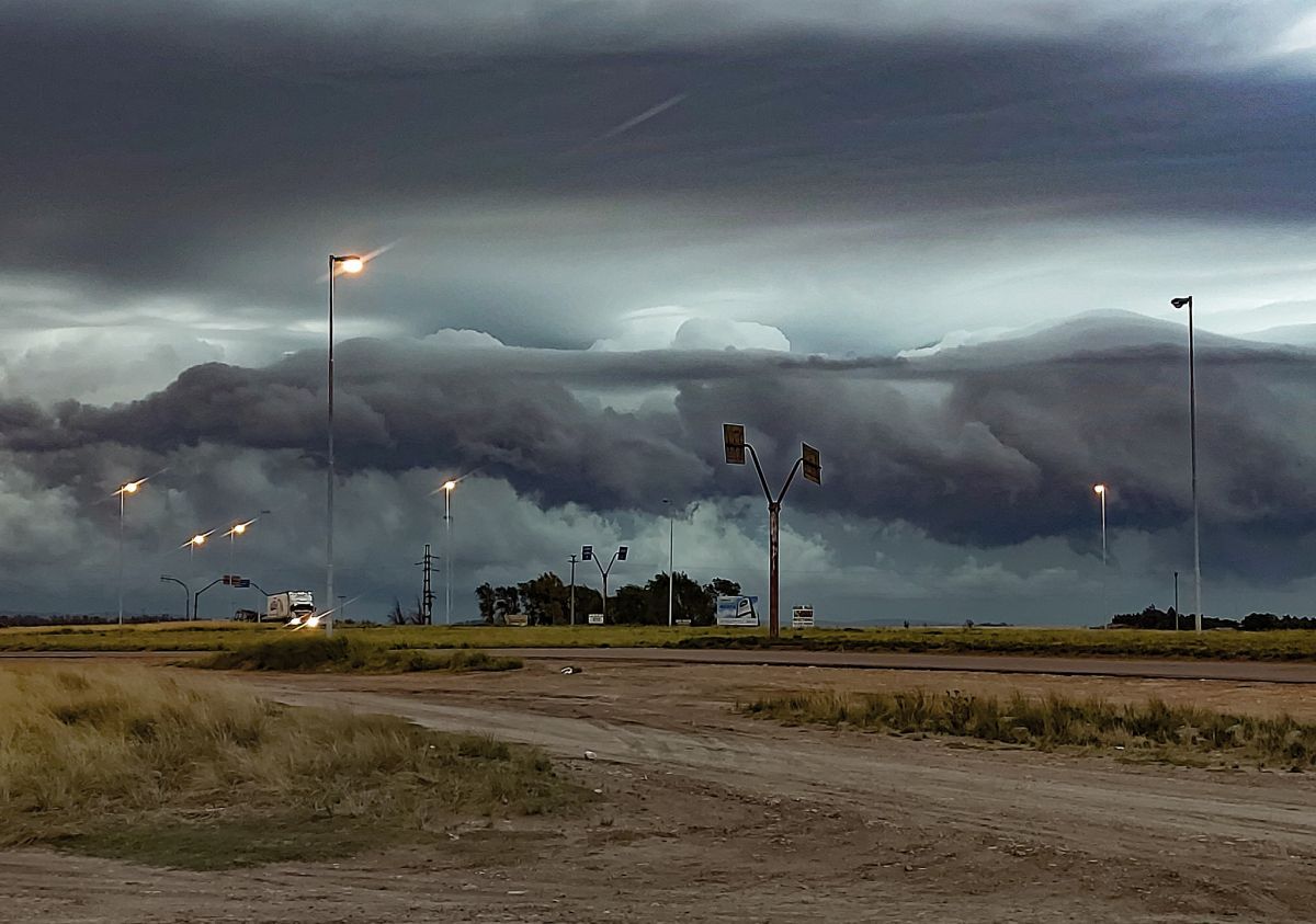 Alerta Laranja: Tormenta Ameaça Várias Regiões do Brasil
