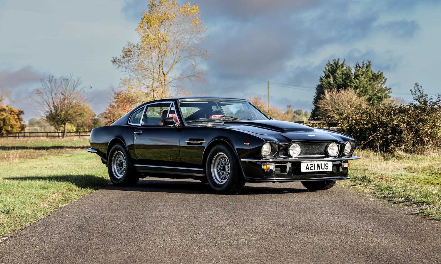 Aston Martin: Legado e Inovações no Luxo Automotivo
