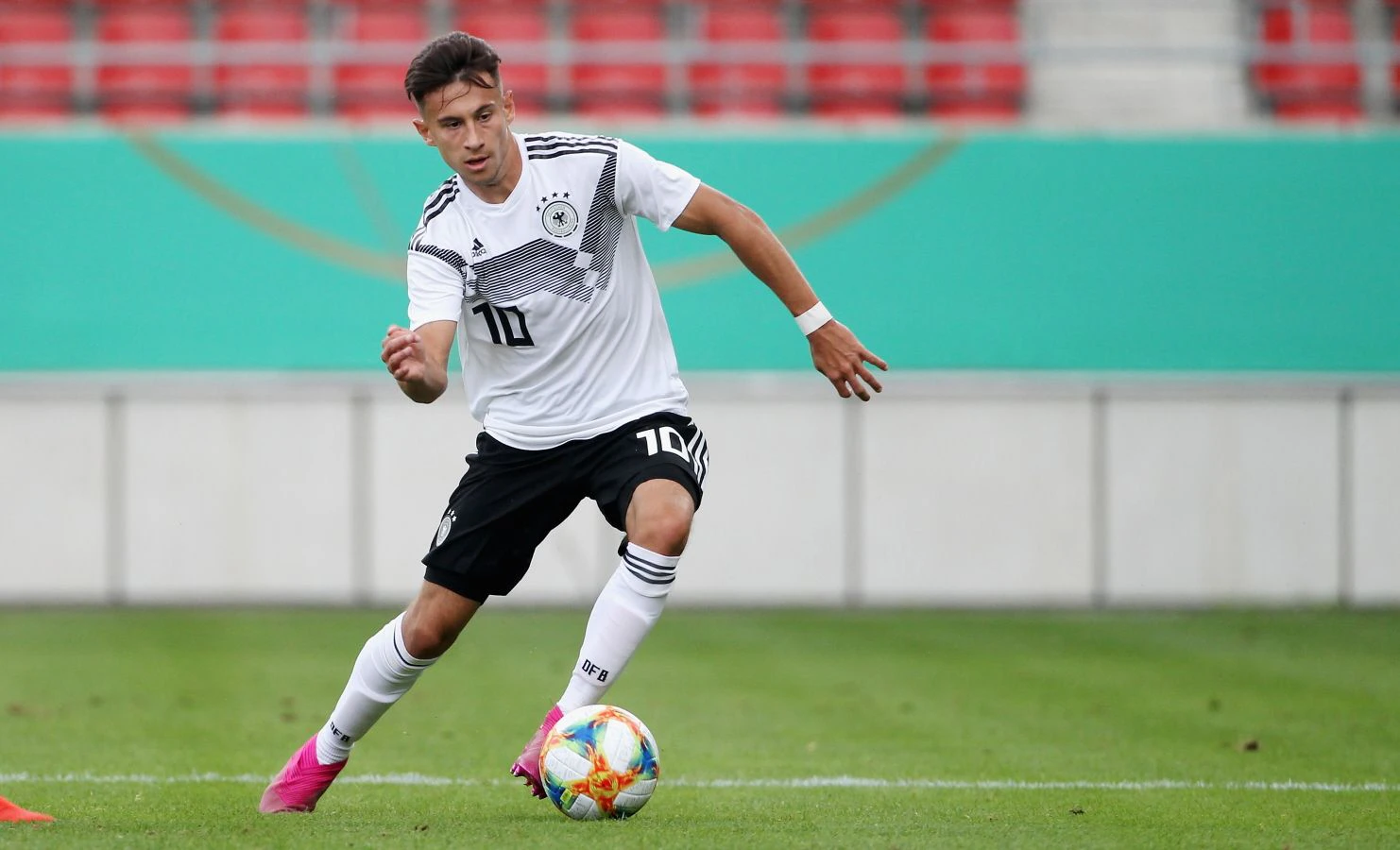Nicolas Kühn: A Promissora Carreira de um Jovem Talento