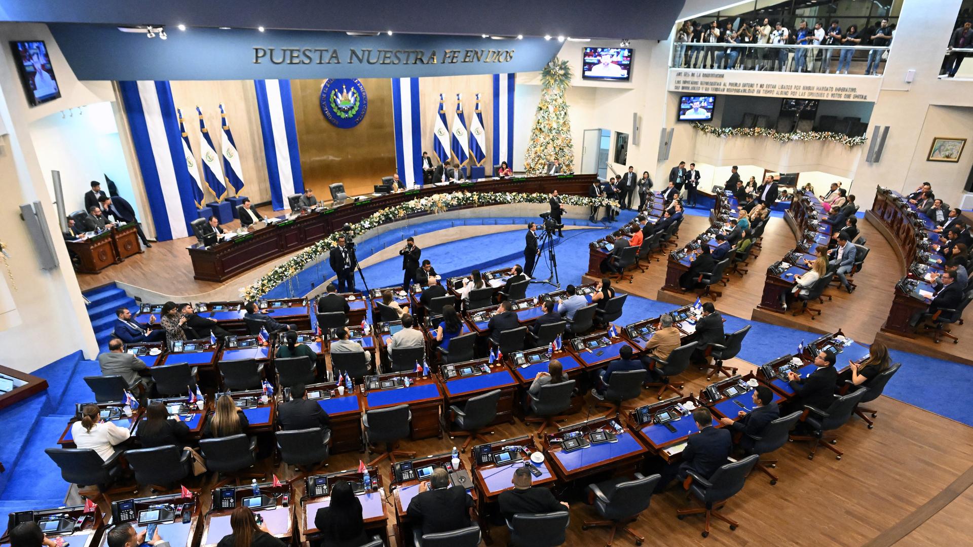 El Salvador: Desafios e Progresso em Tempos Recentes