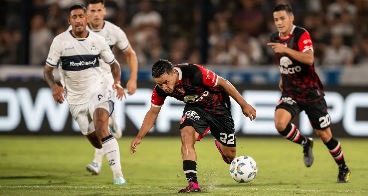 Instituto X Godoy Cruz: A Luta por Classificação no Campeonato