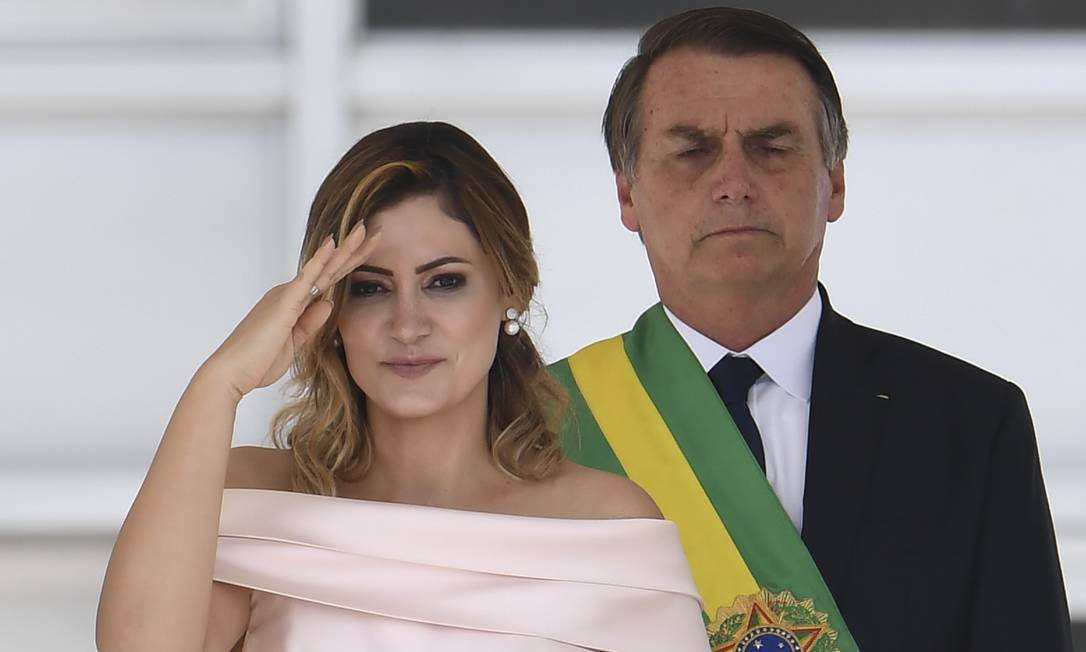 Michelle Bolsonaro: Papel e Impacto na Política Brasileira