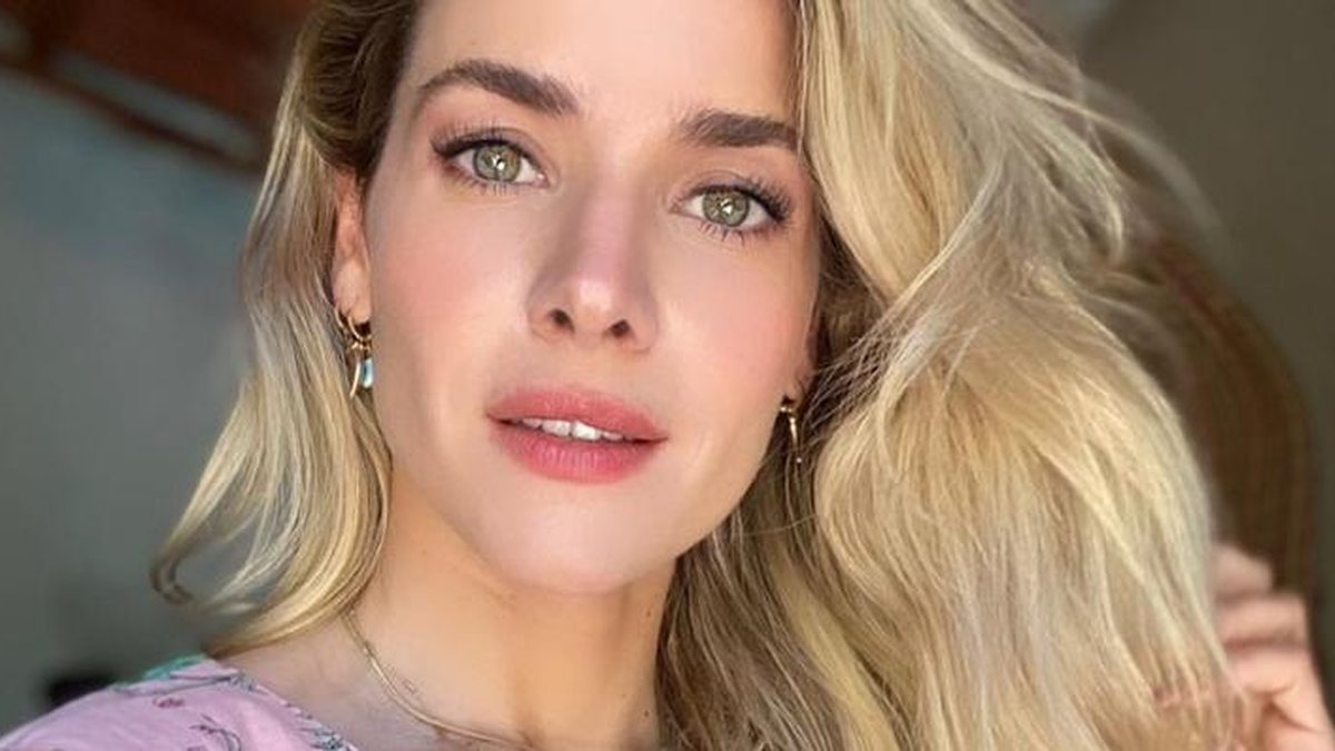 Monique Alfradique: A Ascensão de uma Estrela da Televisão Brasileira