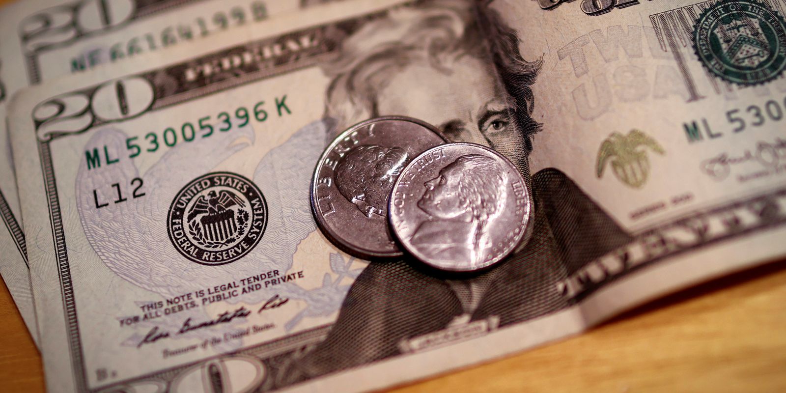 Análise do Preço do Dólar e suas Implicações em 2023