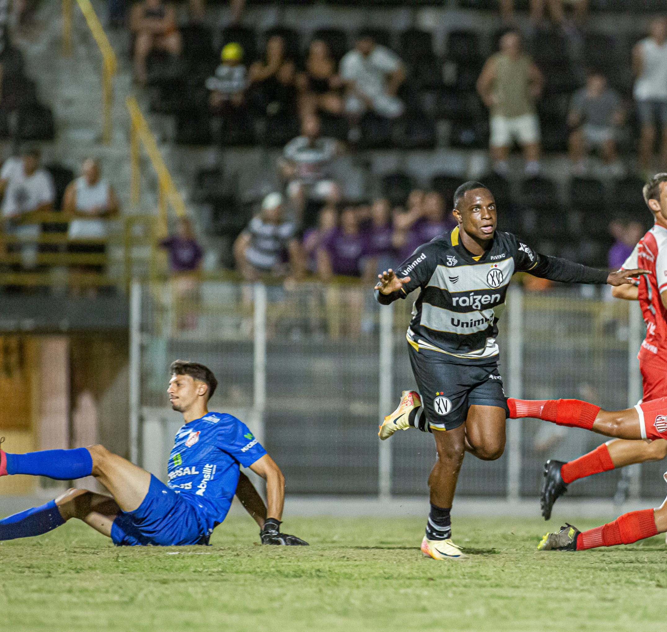 XV de Piracicaba e Capivariano: Encontro Marcante no Futebol Paulista