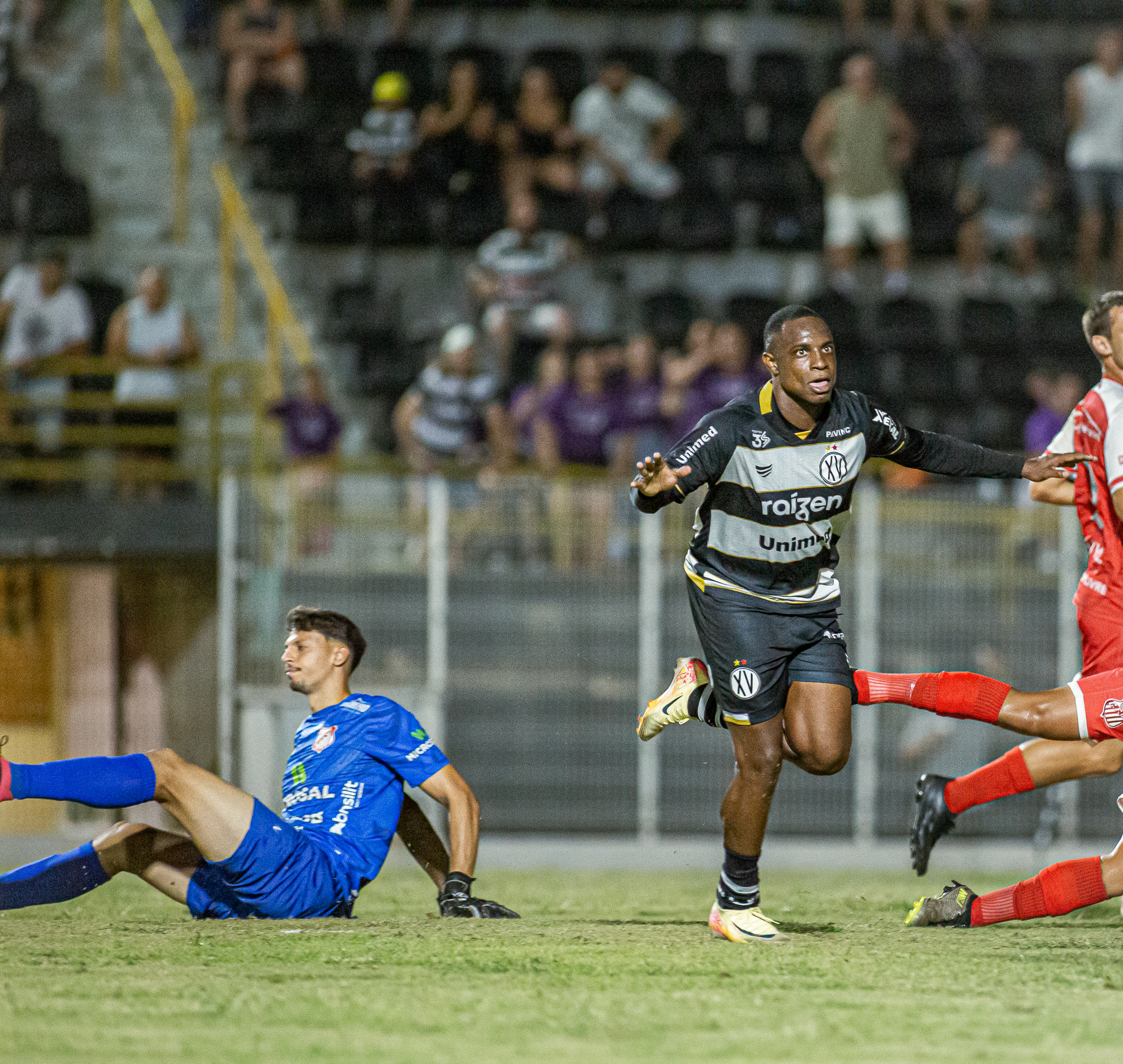 XV de Piracicaba e Capivariano: Encontro Marcante no Futebol Paulista