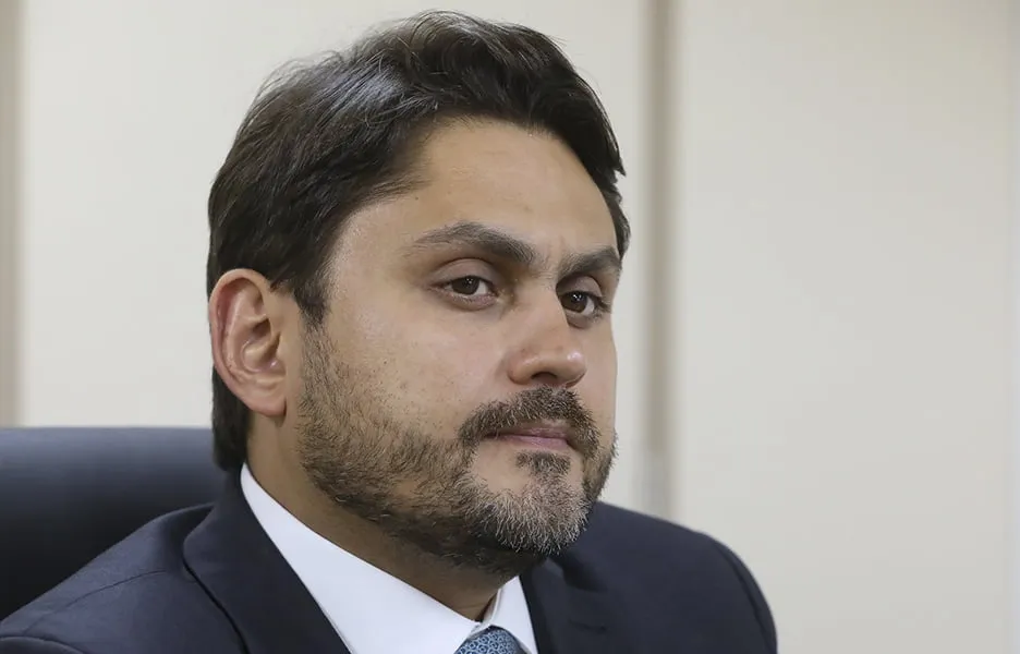 Juscelino Filho: O Ministro das Comunicações e Seu Impacto