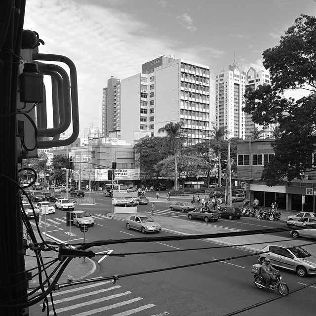 Maringá: Uma Cidade em Crescimento e Desenvolvimento