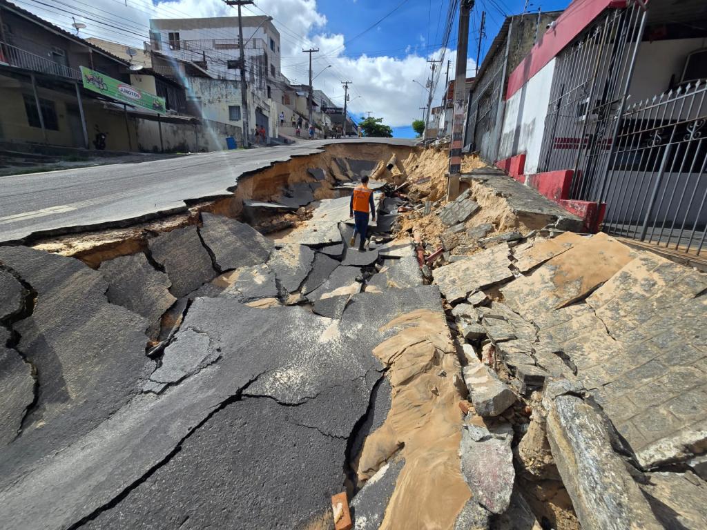 Rompimento da Adutora em Aracaju: O Que Você Precisa Saber