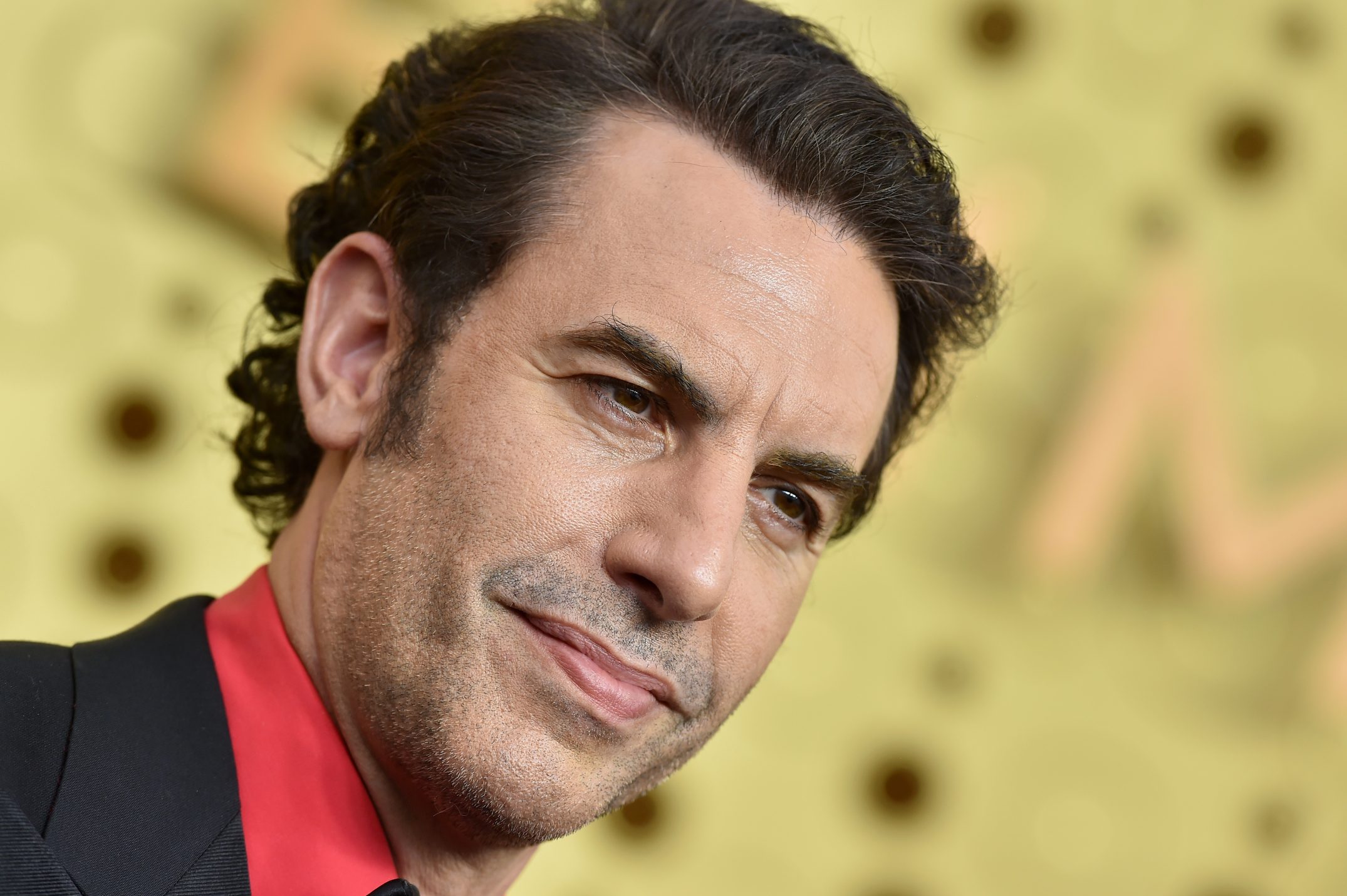 A Trajetória de Sacha Cohen e Suas Contribuições para a Comédia