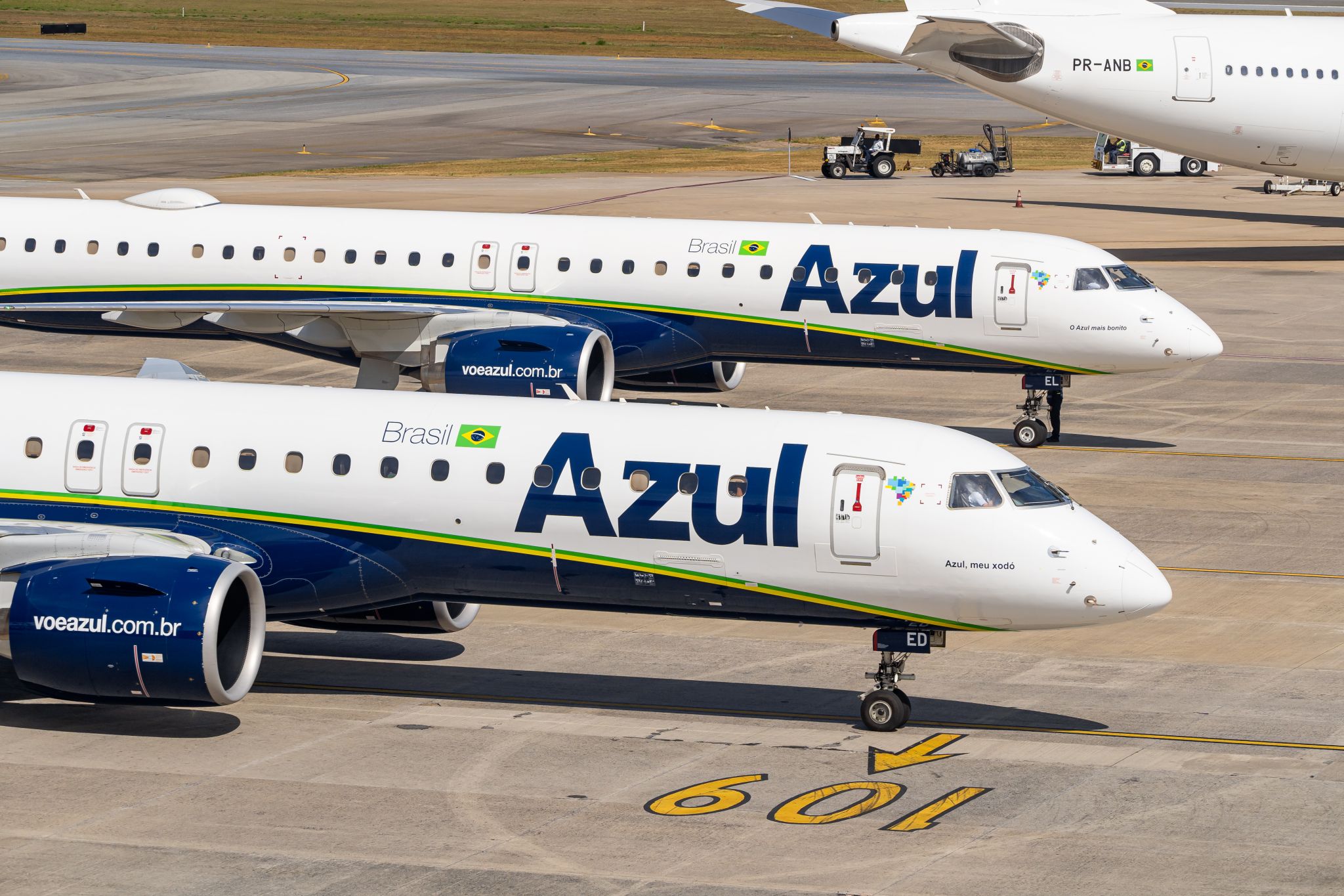 AZUL4 em Queda: O que a Aprovação do Plano de Reestruturação Significa para Investidores