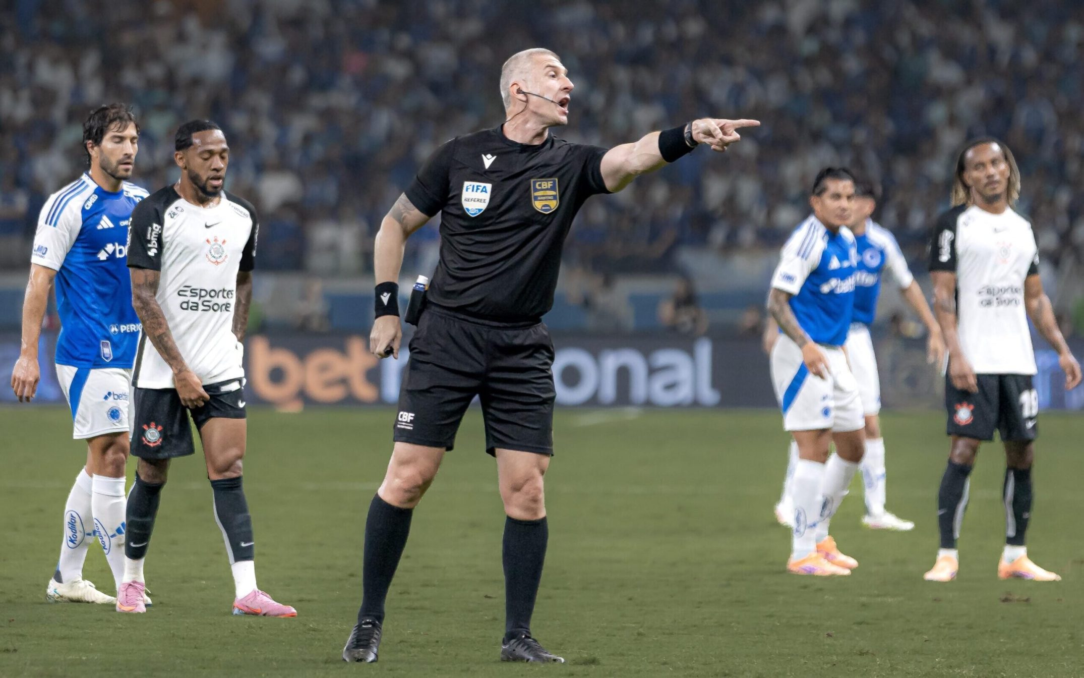 Memphis Decide: Corinthians Vence Cruzeiro e Larga na Frente na Semifinal da Copa do Brasil