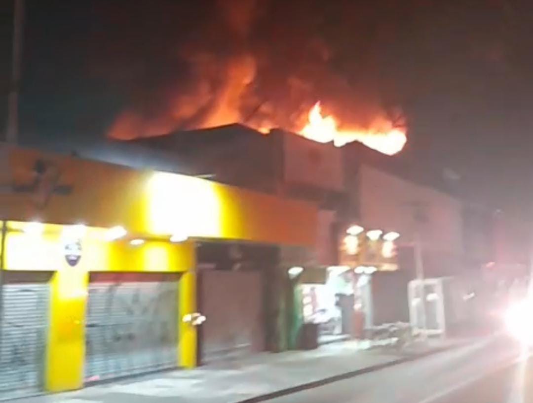 Incêndio atinge Armarinhos Fernando em Santo André