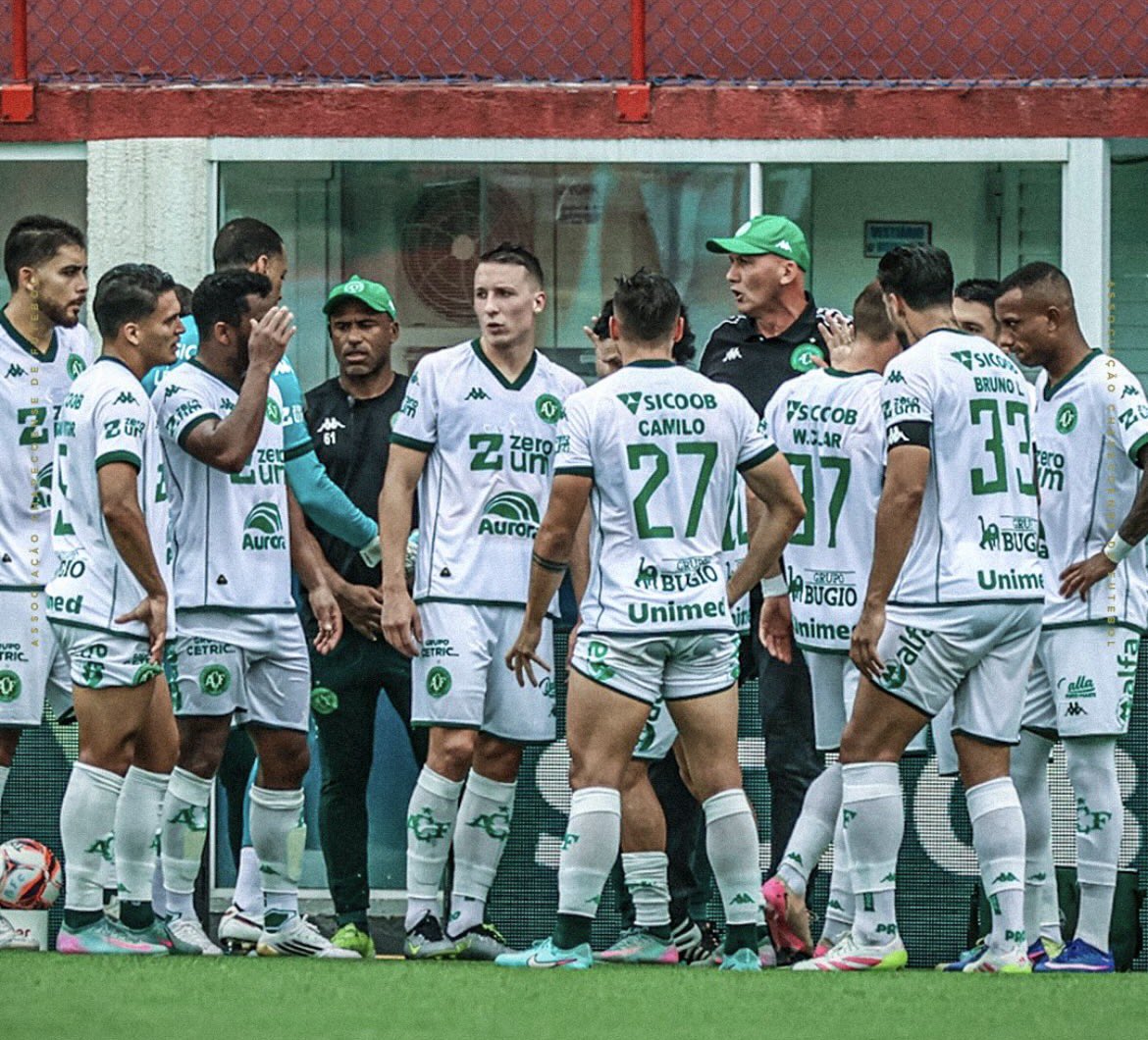 Jogo da Chapecoense mobiliza torcida e economia local