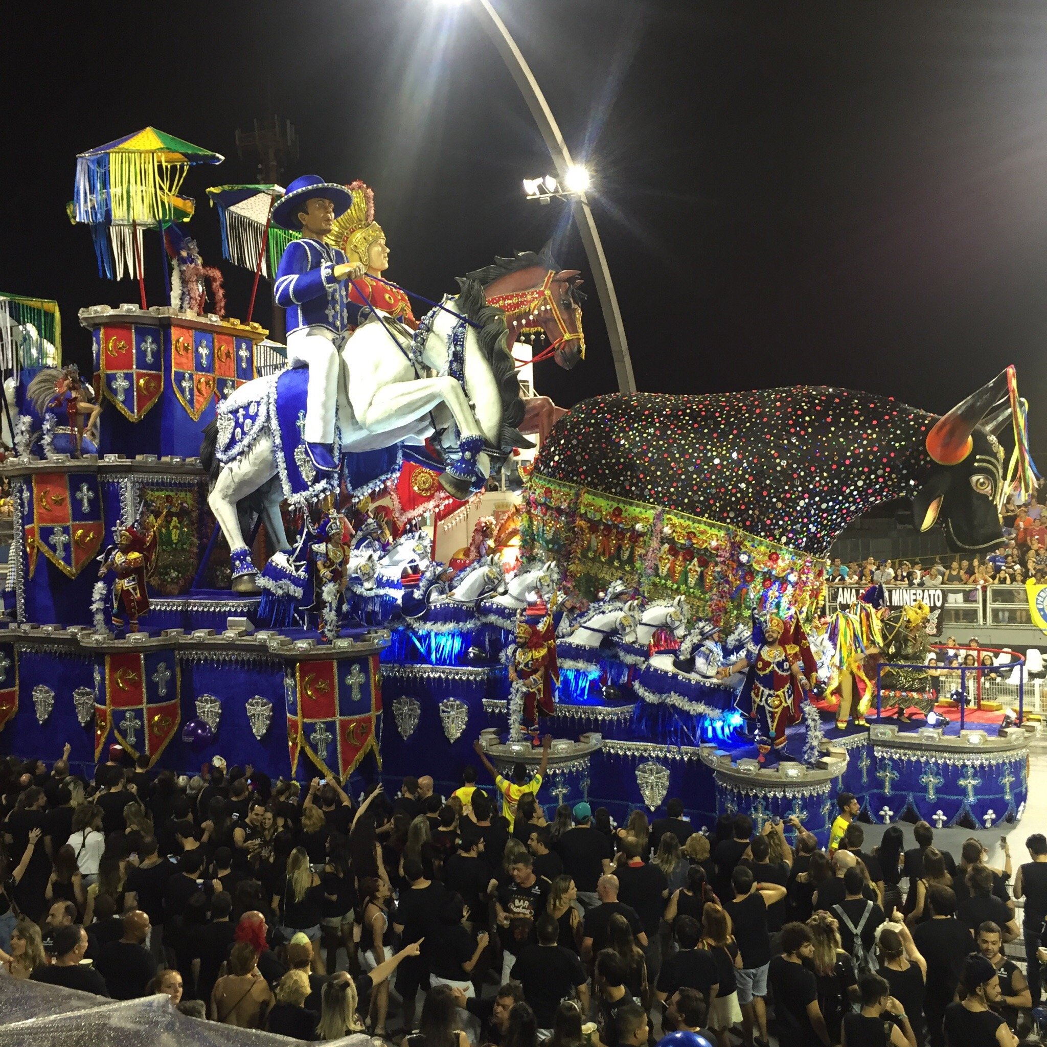Sambodromo Anhembi: o coração dos desfiles em São Paulo