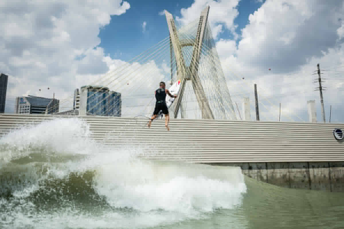 Ítalo Ferreira: do Nordeste às maiores ondas do mundo