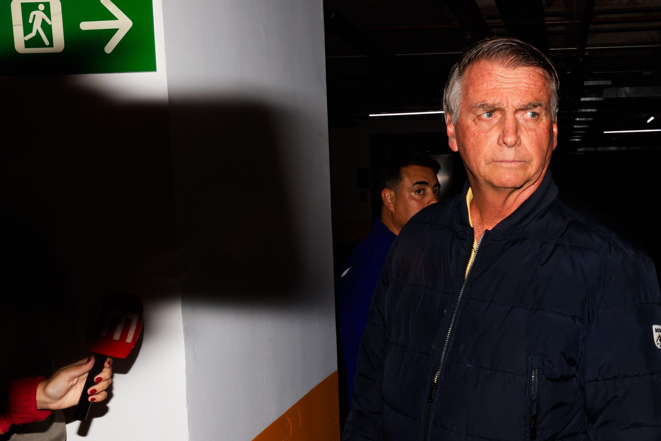 Bolsonaro e a prisão domiciliar: contexto, implicações e próximos passos