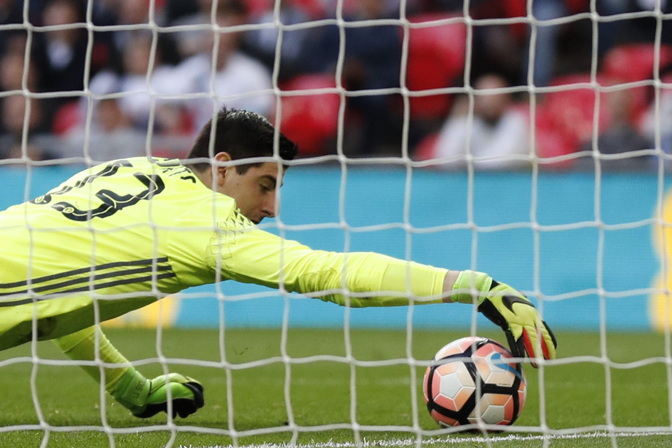 Goleiro Courtois em foco: papel, conquistas e expectativas