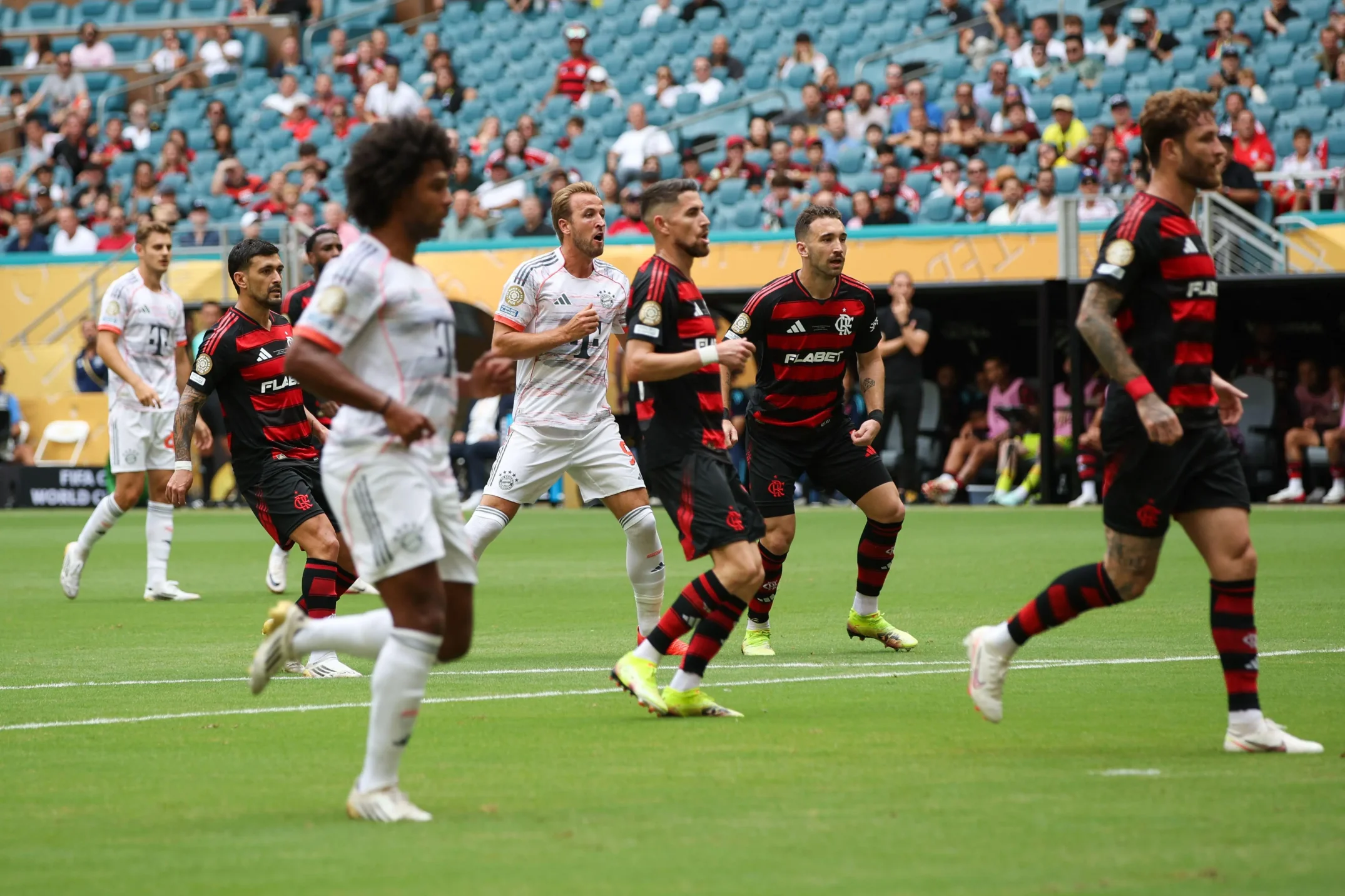 Jogo do Flamengo ontem: Bragantino 3 x 0 e críticas ao time