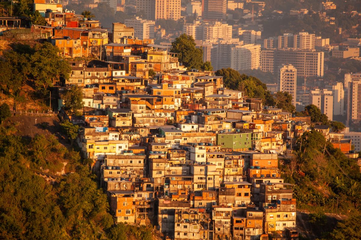 Morro dos Prazeres: iniciativas culturais e desafios urbanos