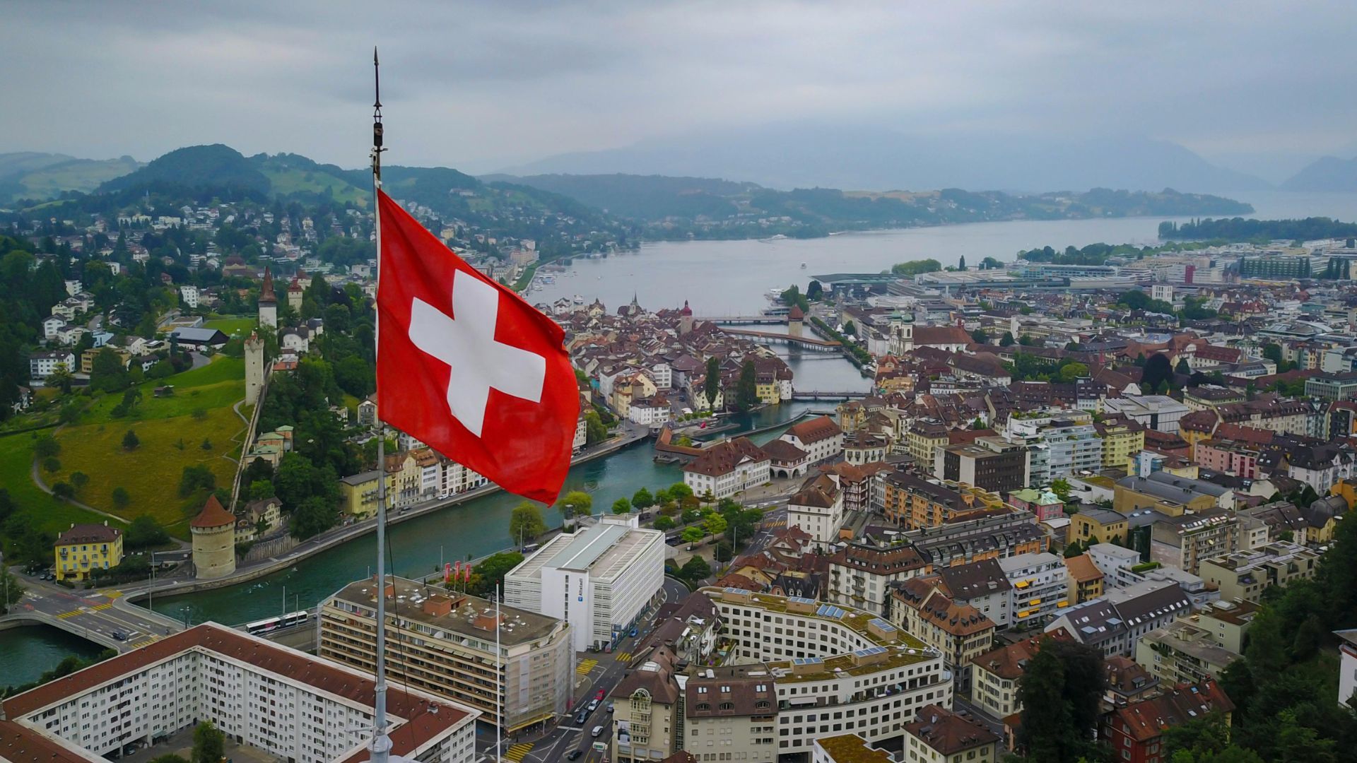 Suíça: economia, neutralidade e turismo nos Alpes