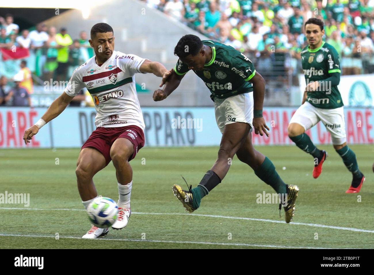 Fluminense vence o São Paulo e segue firme no G4